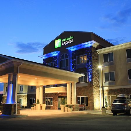Holiday Inn Express Belle Vernon Екстериор снимка