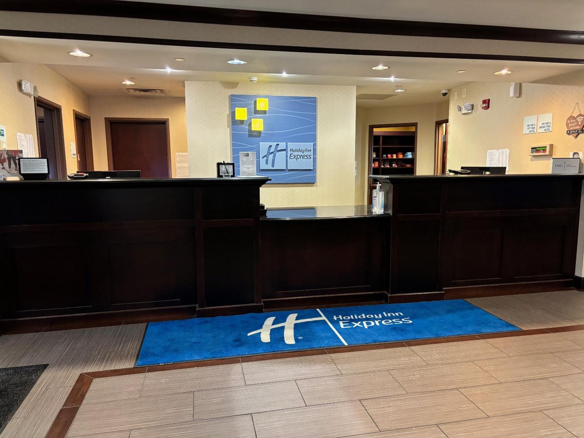 Holiday Inn Express Belle Vernon Екстериор снимка