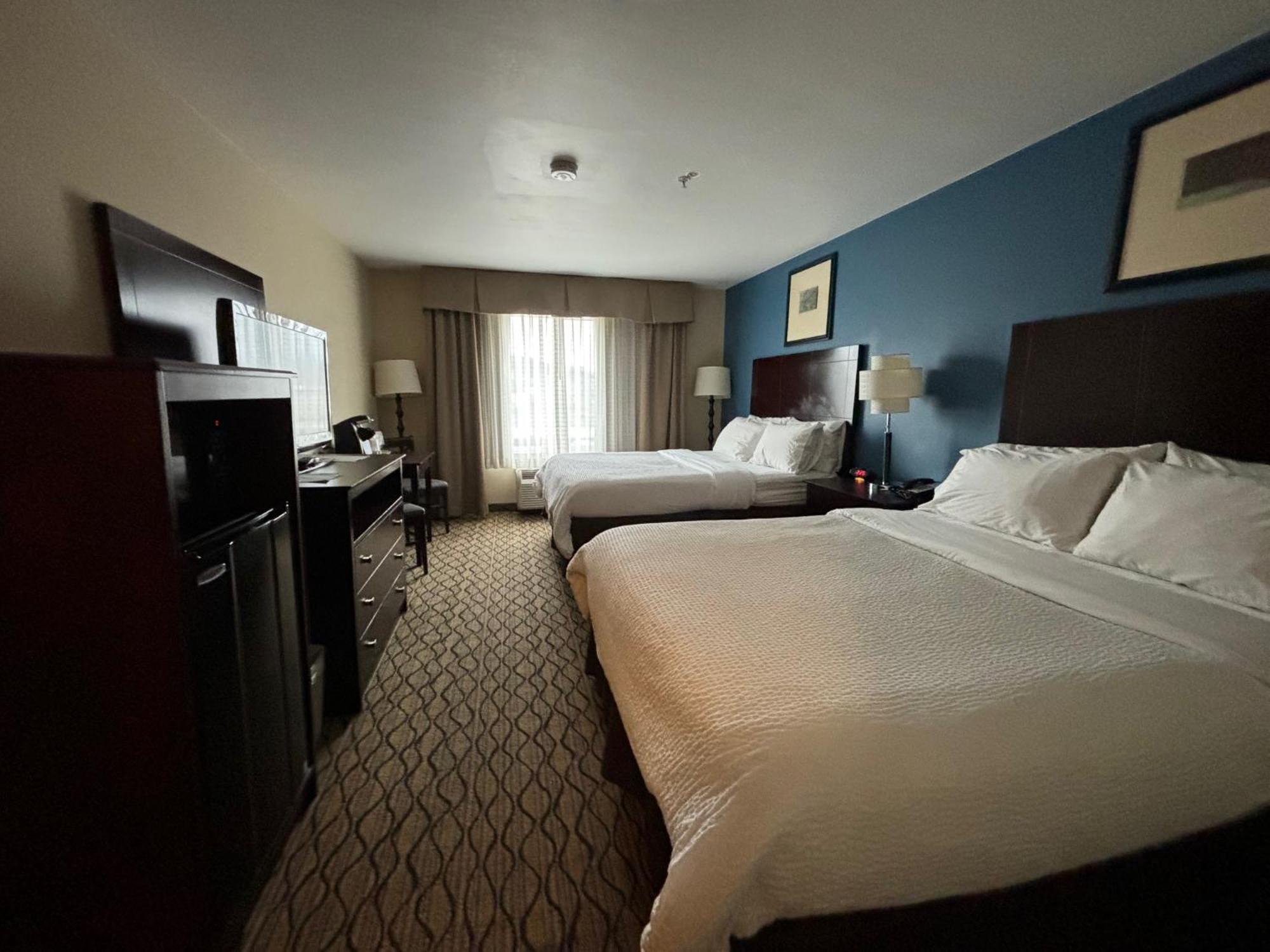Holiday Inn Express Belle Vernon Екстериор снимка