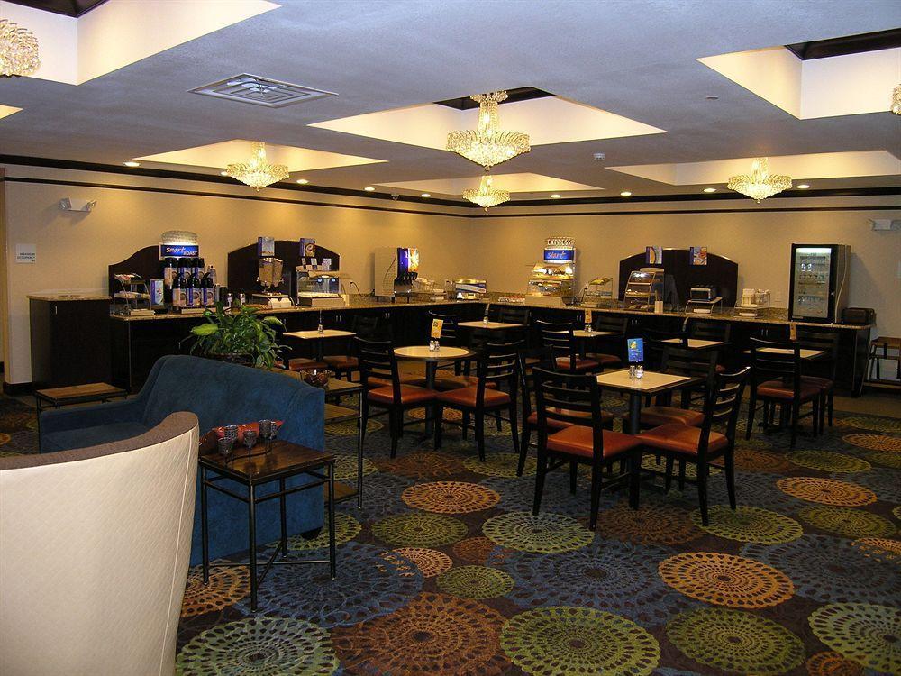 Holiday Inn Express Belle Vernon Екстериор снимка