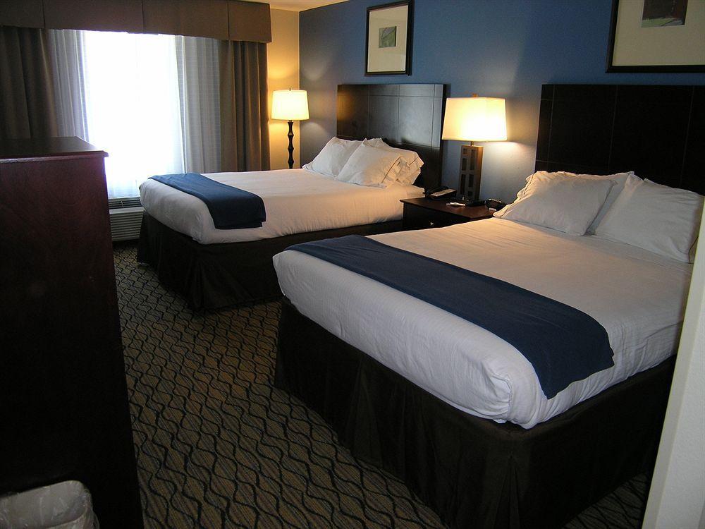 Holiday Inn Express Belle Vernon Екстериор снимка