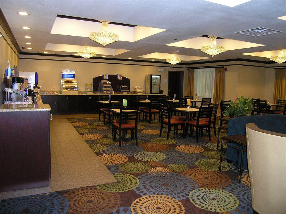 Holiday Inn Express Belle Vernon Екстериор снимка