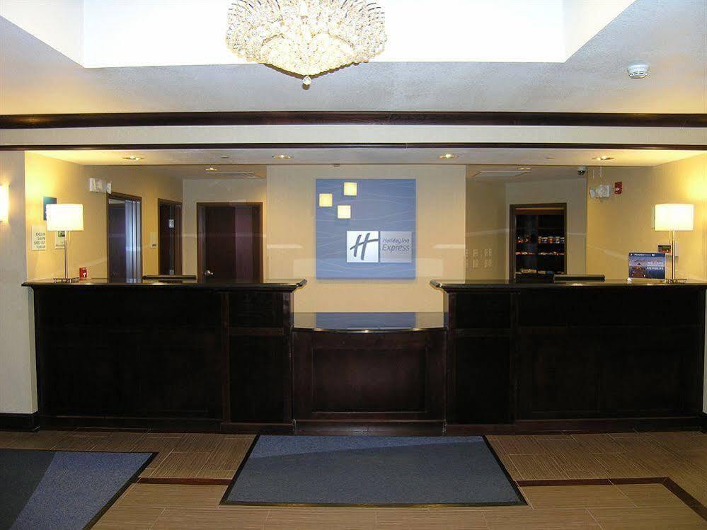Holiday Inn Express Belle Vernon Екстериор снимка